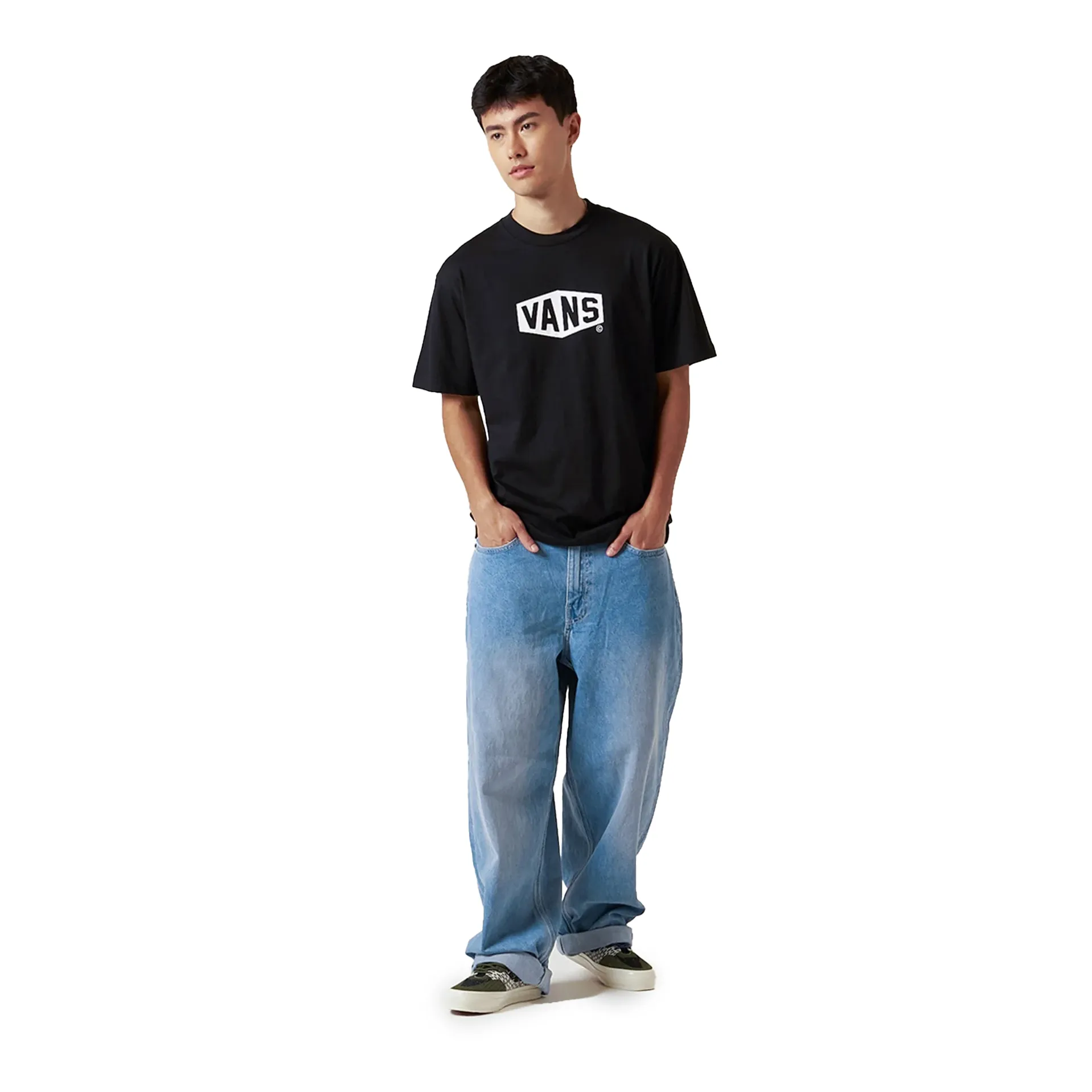 Camiseta masculina Vans preta com logo branco no peito
